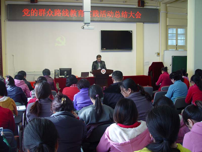 走进崇高典范,感动常留心间
